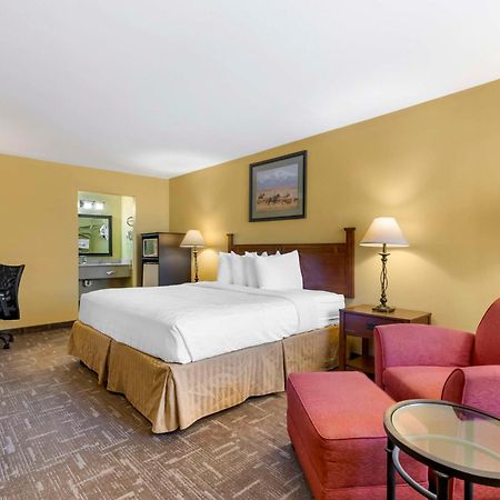 Best Western Executive Inn Hallettsville Екстериор снимка