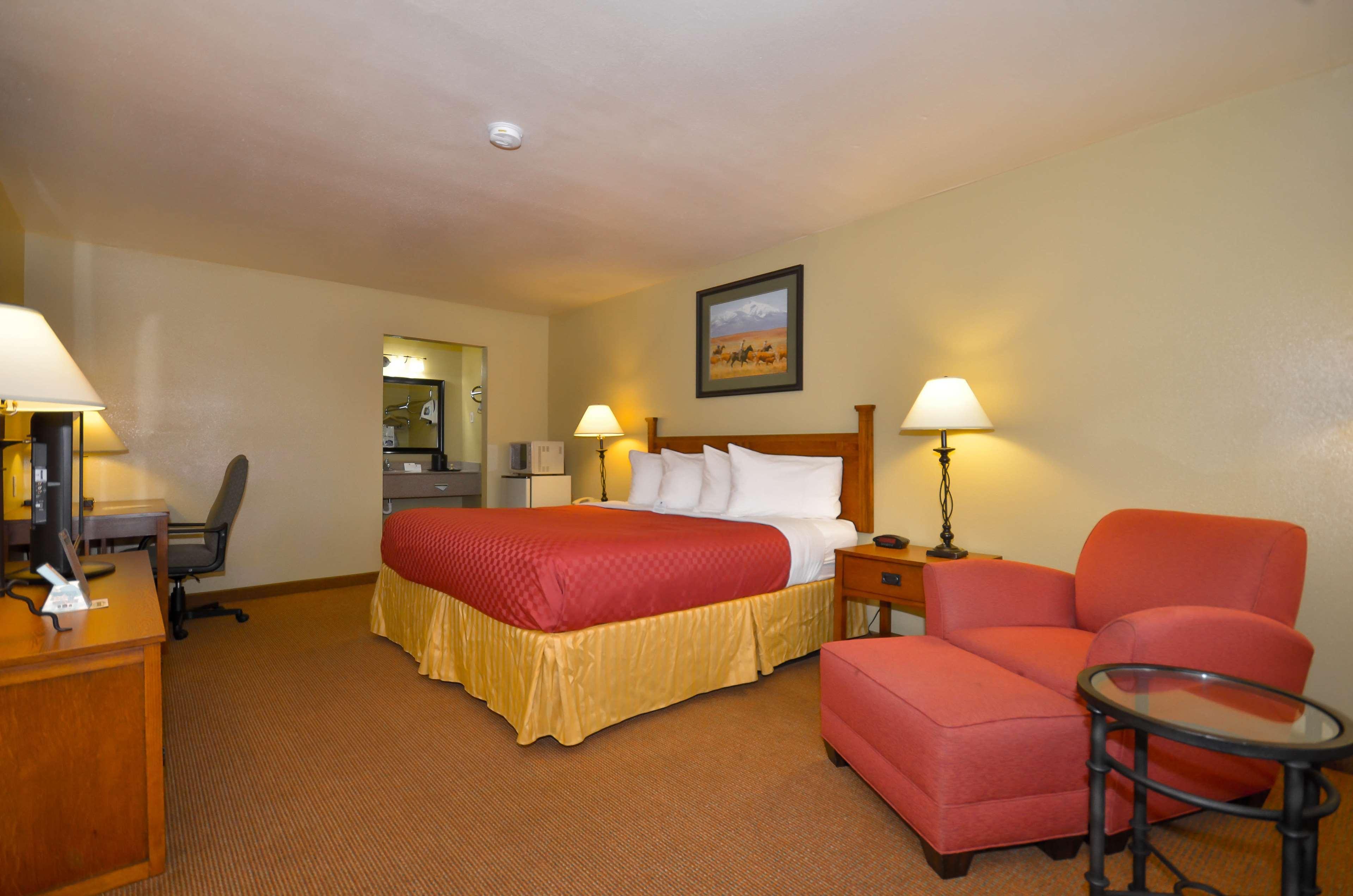 Best Western Executive Inn Hallettsville Екстериор снимка