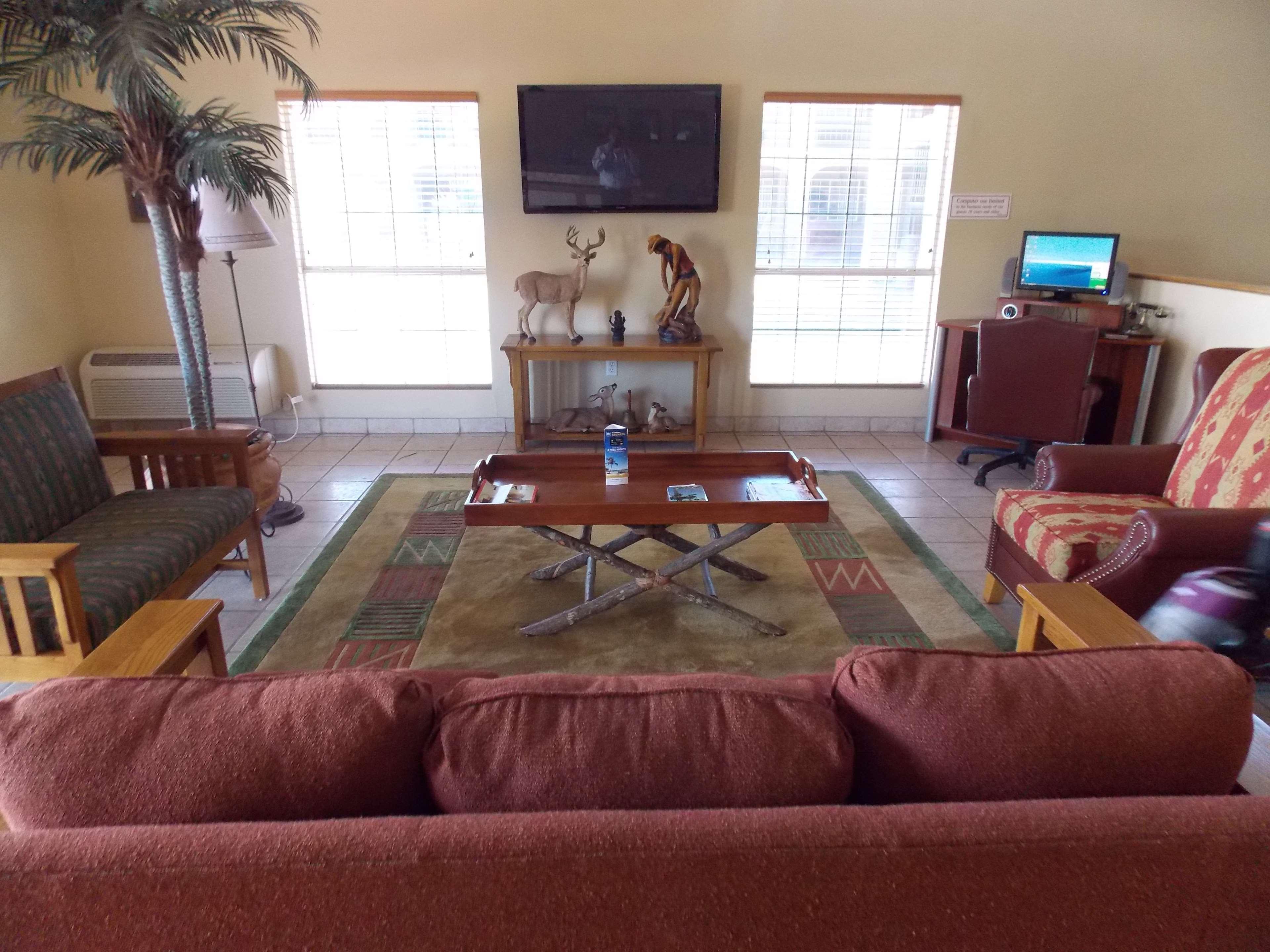 Best Western Executive Inn Hallettsville Екстериор снимка