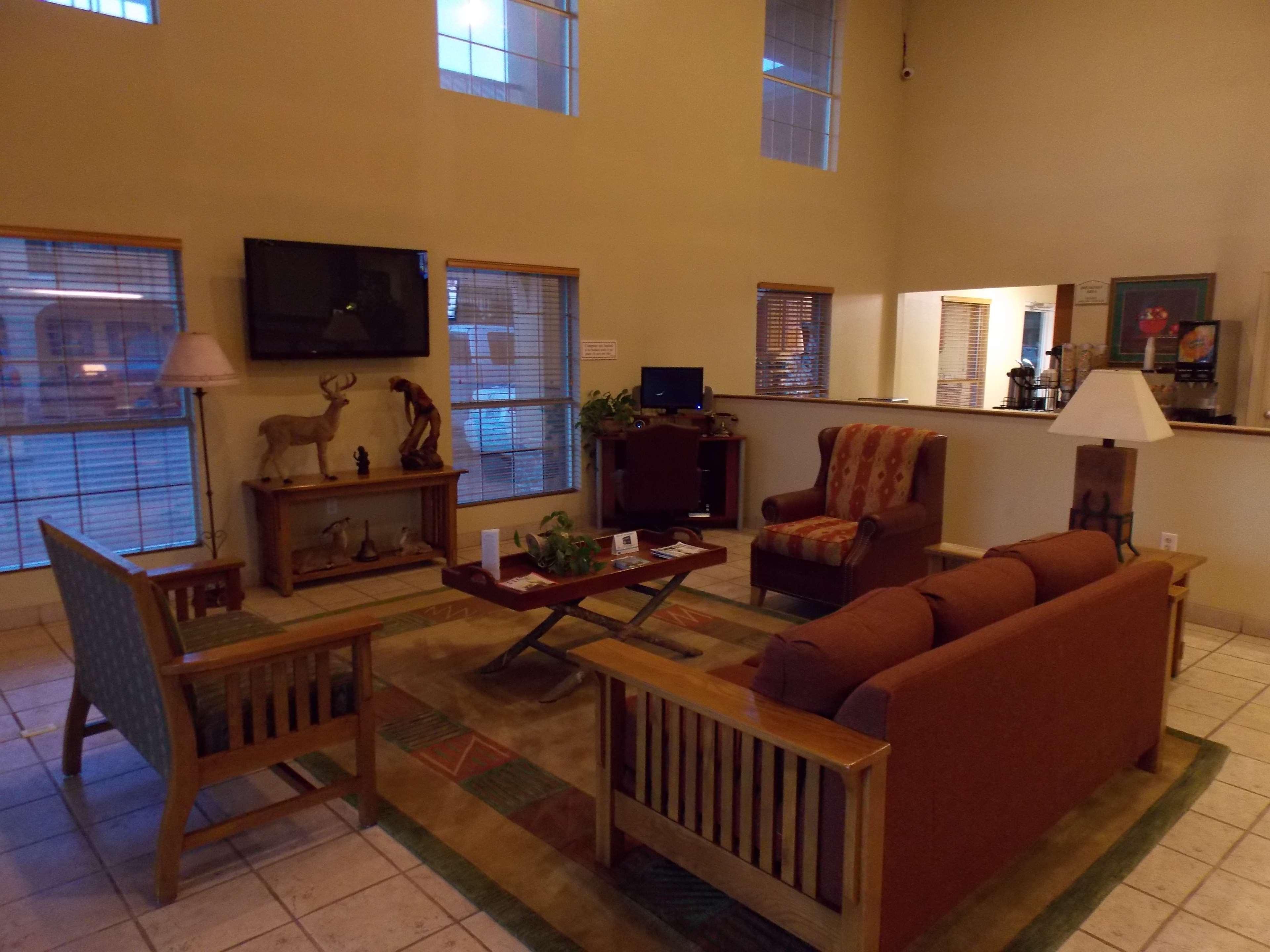 Best Western Executive Inn Hallettsville Екстериор снимка