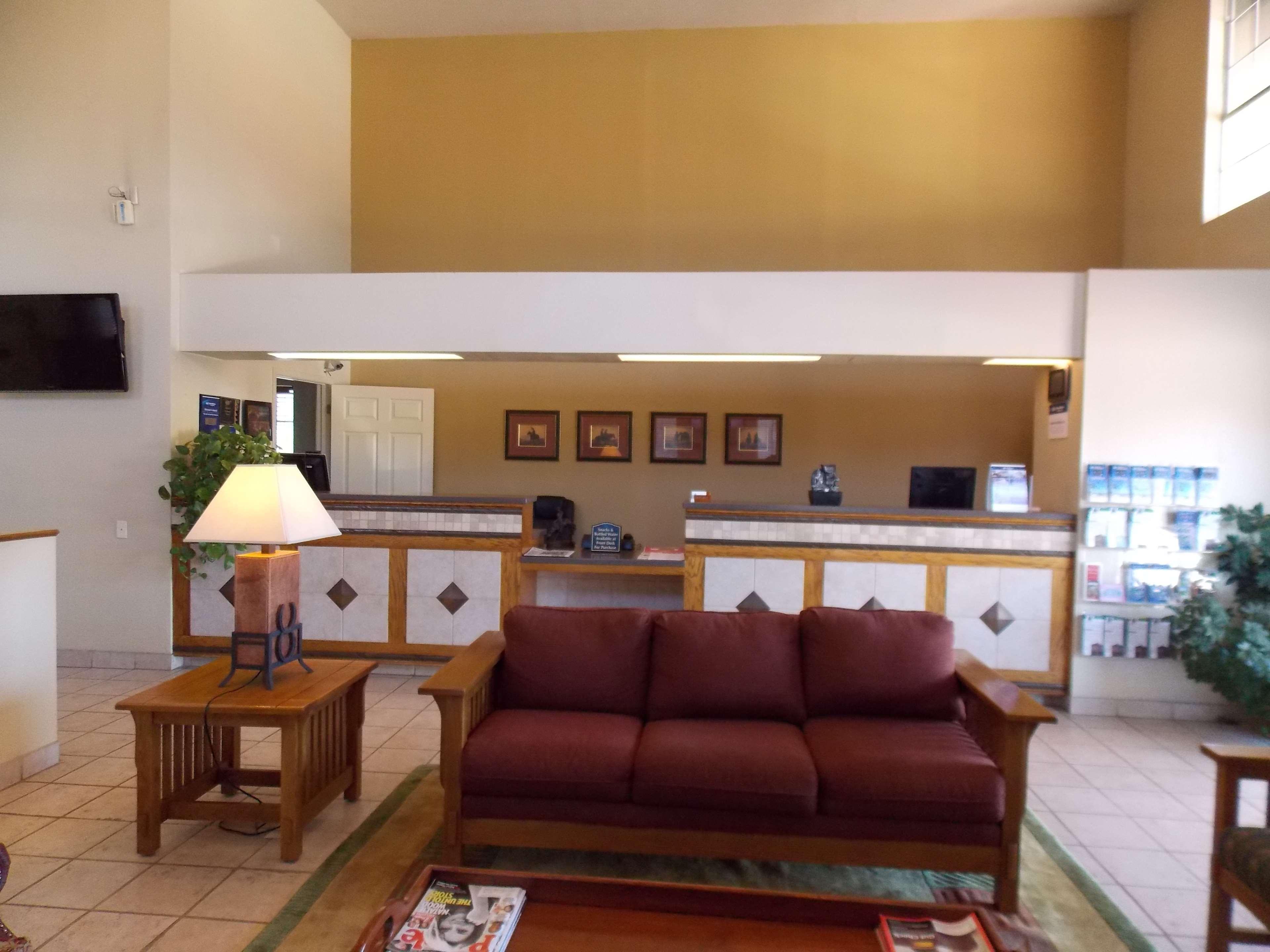 Best Western Executive Inn Hallettsville Екстериор снимка