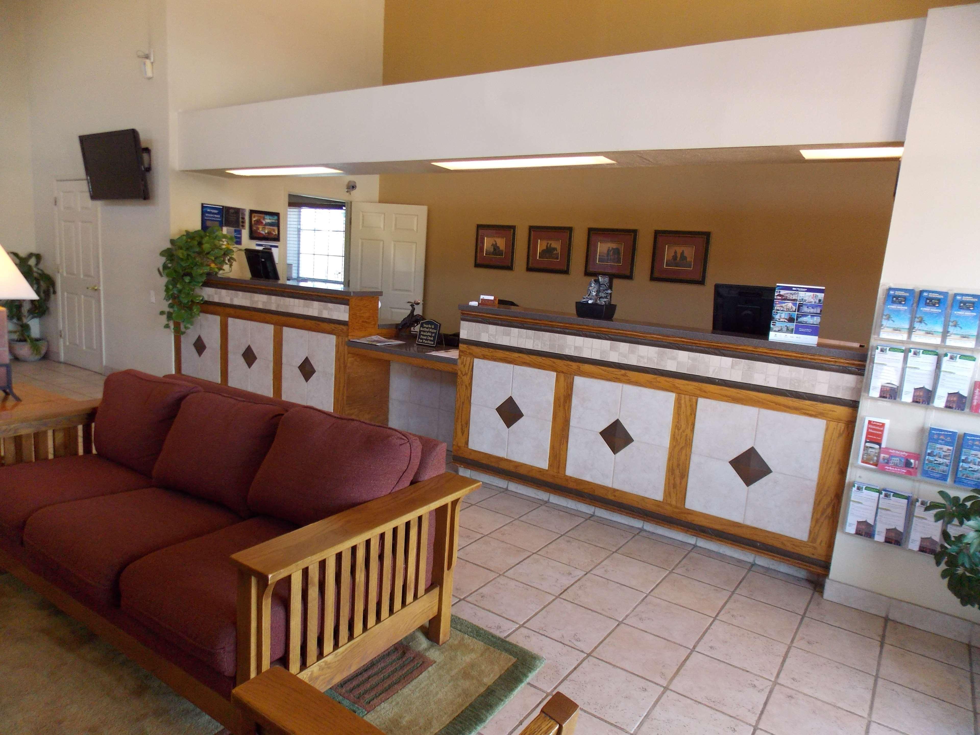 Best Western Executive Inn Hallettsville Екстериор снимка