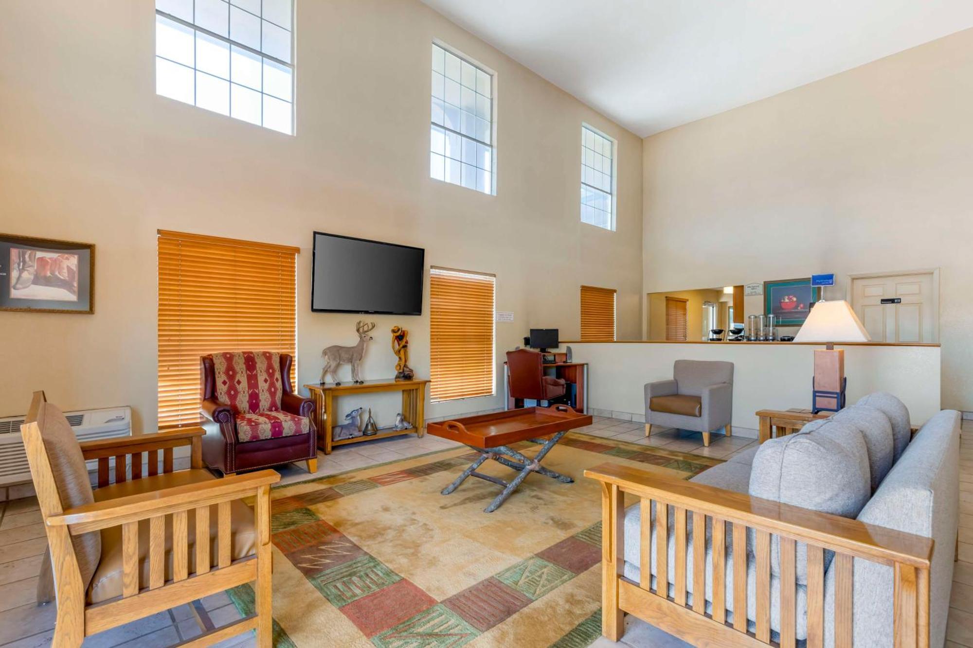 Best Western Executive Inn Hallettsville Екстериор снимка