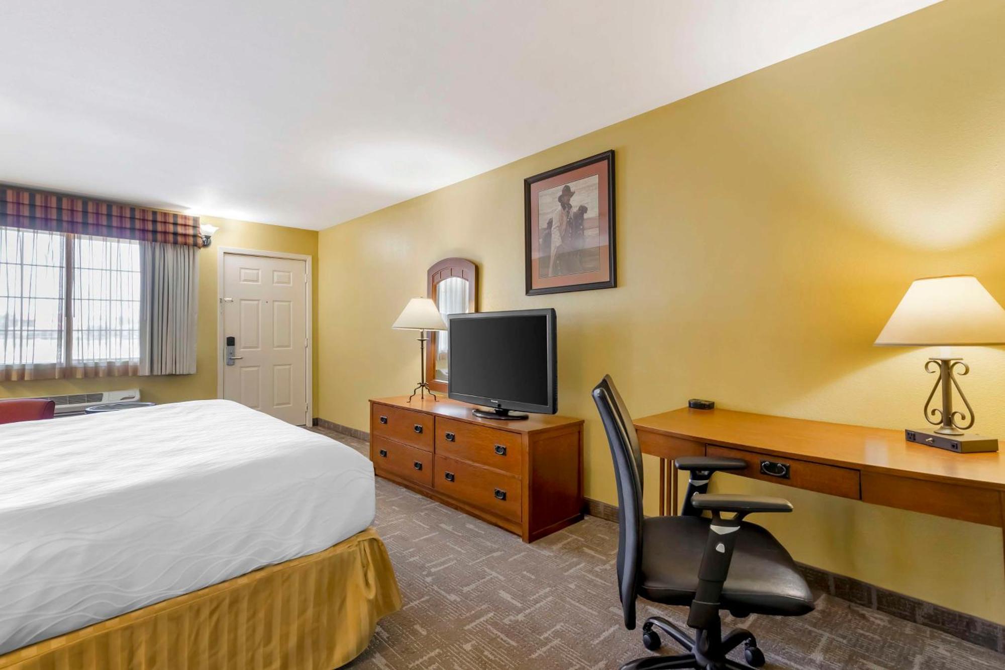 Best Western Executive Inn Hallettsville Екстериор снимка