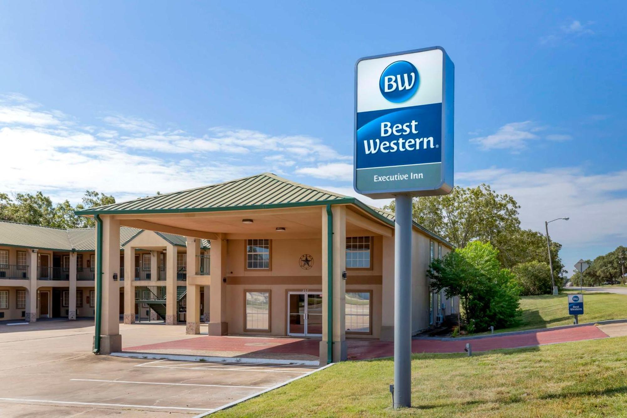 Best Western Executive Inn Hallettsville Екстериор снимка